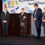 Wręczenie CONNECTOR 2014 - od prawej Eugeniusz Gaca (KIGEiT), Piotr marciniak (KIKE), Eliza Pogorzelska (WWPE), Kamil Kurek (KIKE)